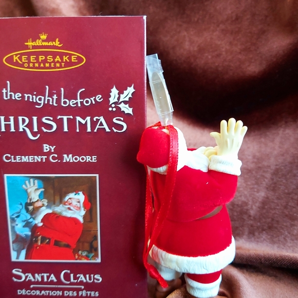 Collectable Hallmark ornament - Picture 3 of 4